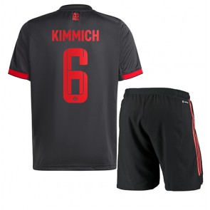 Bayern Munich Joshua Kimmich #6 babykläder Tredje Tröja barn 2022-23 Korta ärmar (+ Korta byxor)